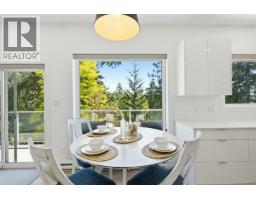 5673 Salmon Drive, Sechelt, BC V0N3A0 Photo 9