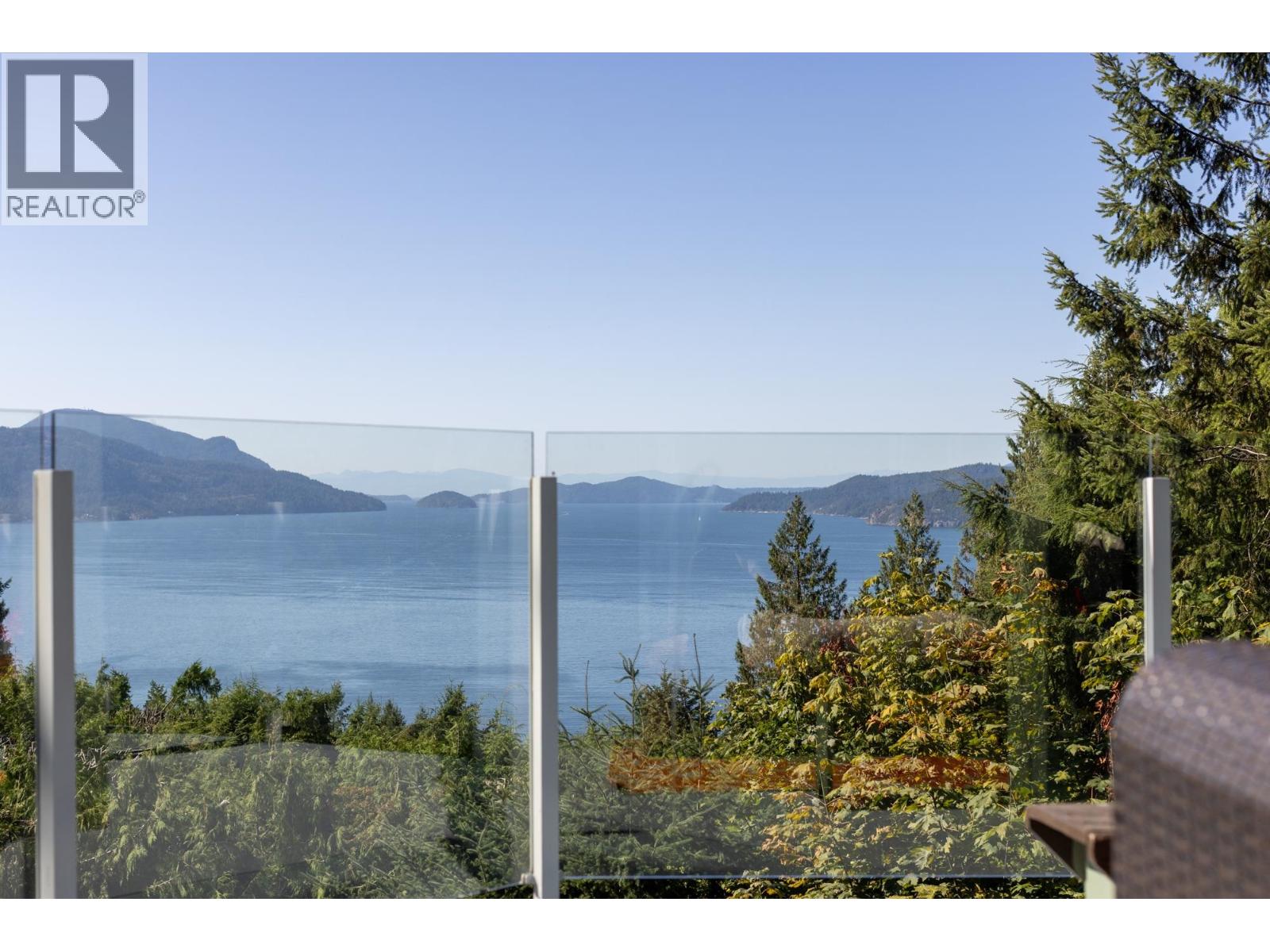 350 BAYVIEW PLACE, Lions Bay