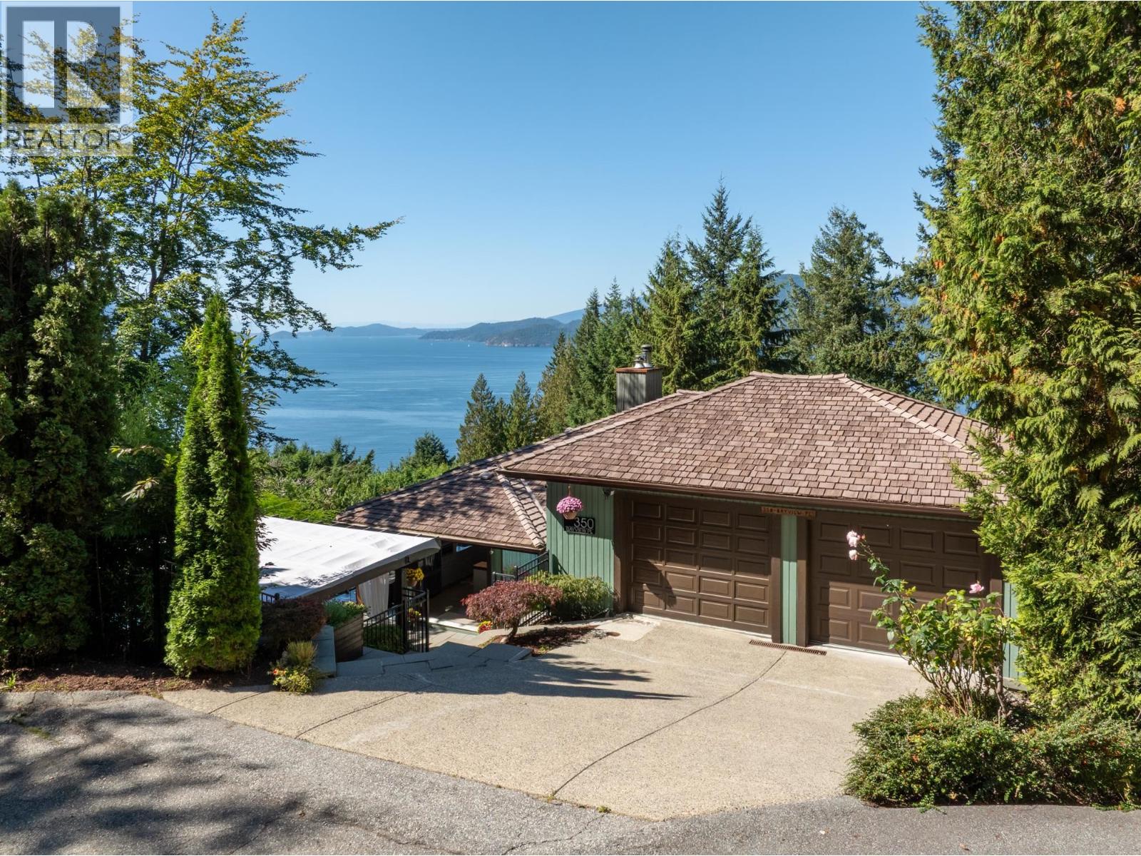 350 BAYVIEW PLACE, Lions Bay