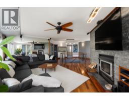 350 Bayview Place, Lions Bay, BC V0N2E0 Photo 12
