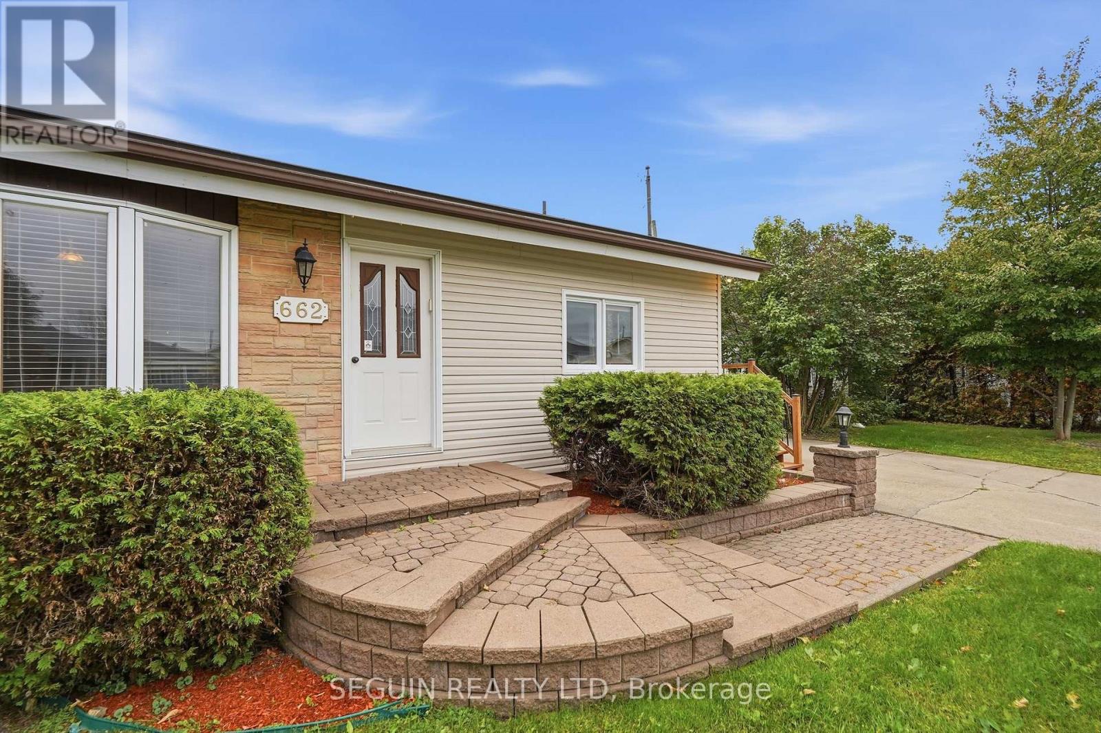 662 REJANE CRESCENT - 3