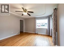 Bedroom - 337 4 Street Sw, Medicine Hat, AB T1A4E7 Photo 8