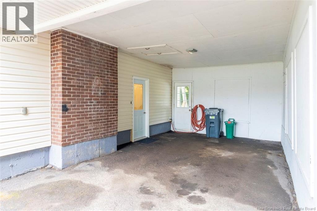 381 Beaumont Street - 27