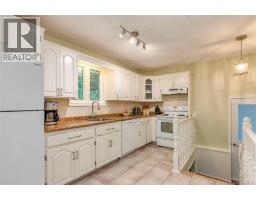 4pc Bathroom - 381 Beaumont Street, Dieppe, NB E1A1A7 Photo 9
