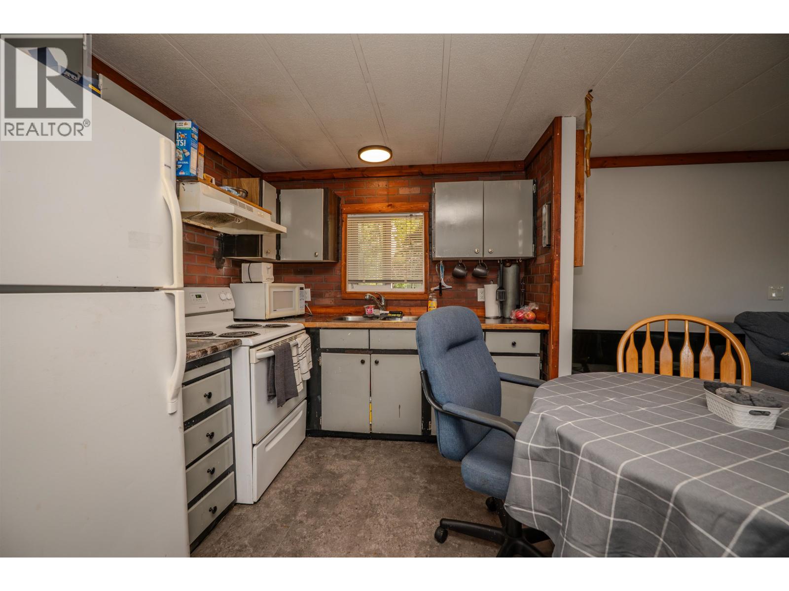 173 WESTCOAST ROAD - Image 11