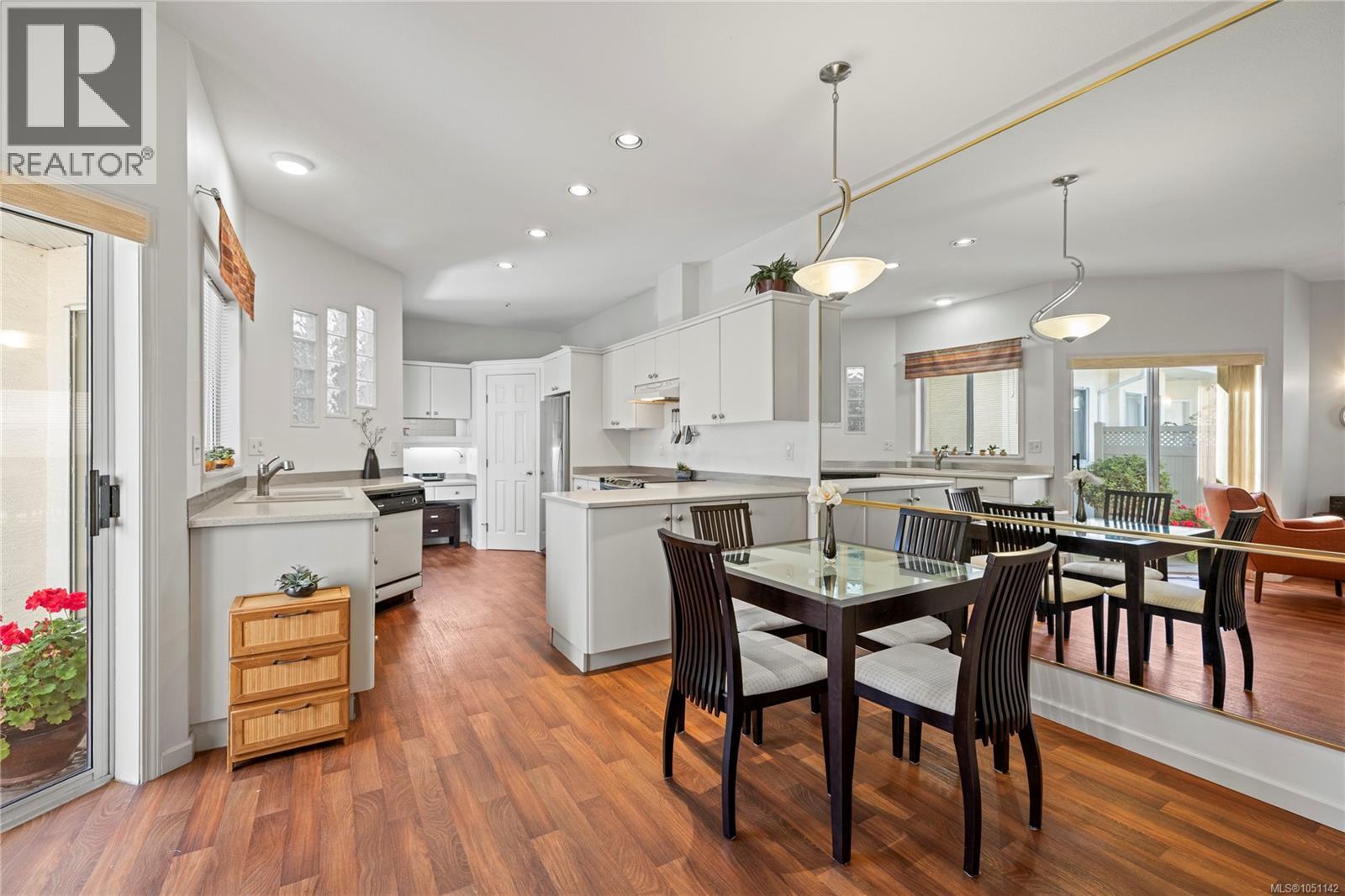 126 Ocean Walk Dr - 1