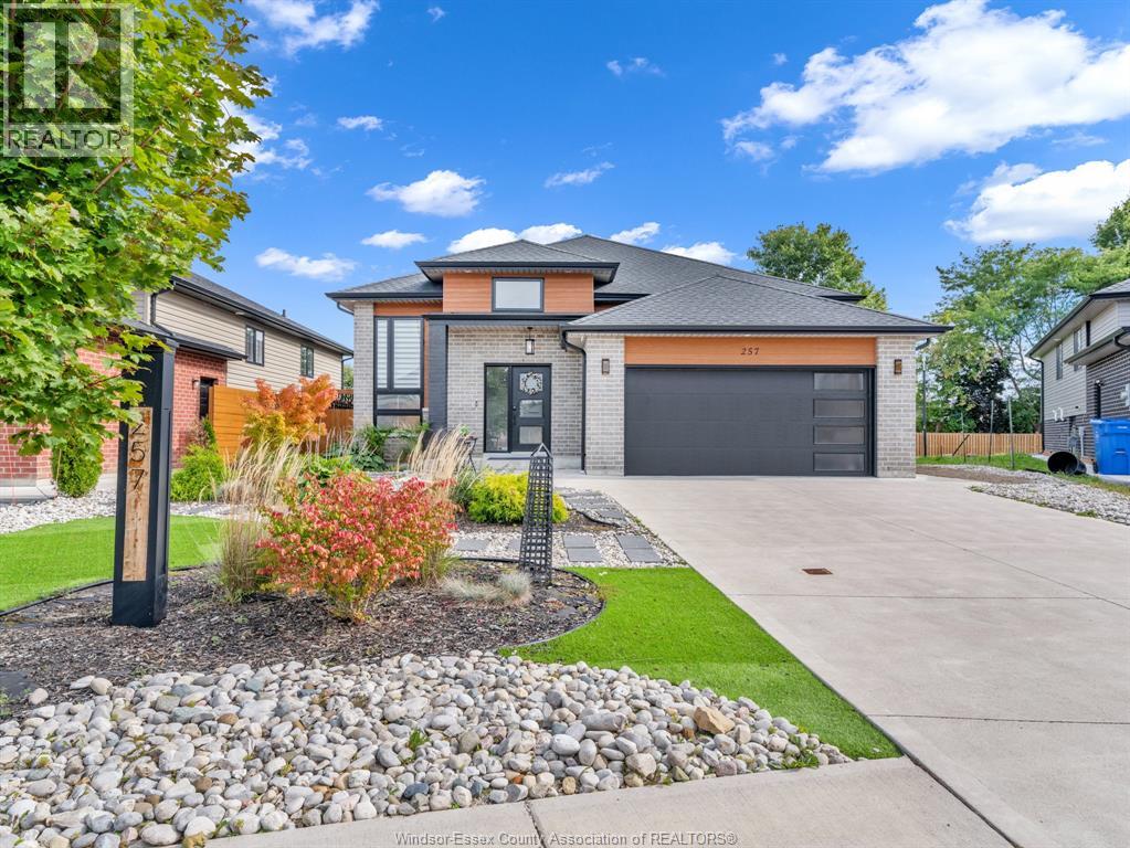 257 ROBINSON AVENUE - 1