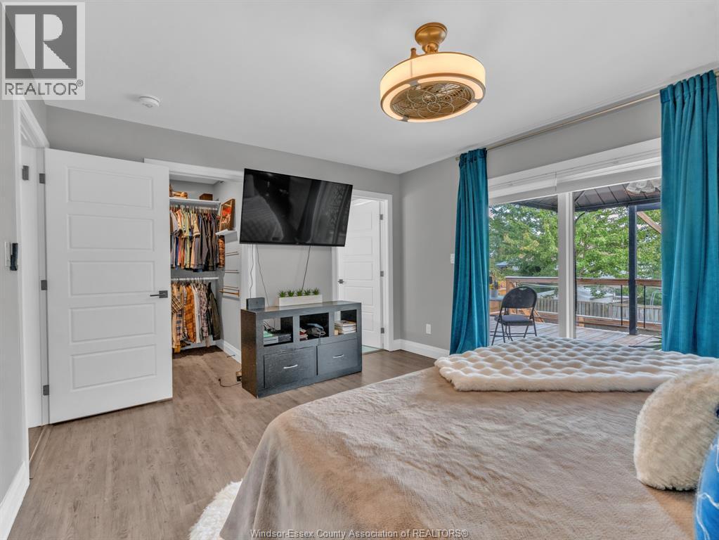 257 ROBINSON AVENUE - 19