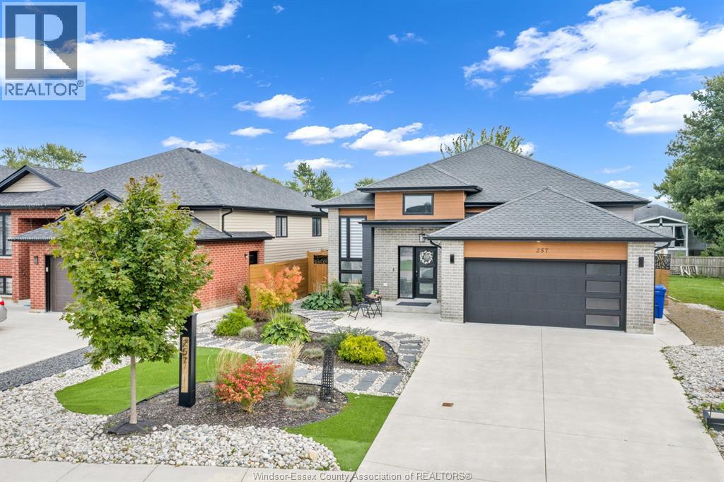 257 ROBINSON AVENUE - 2