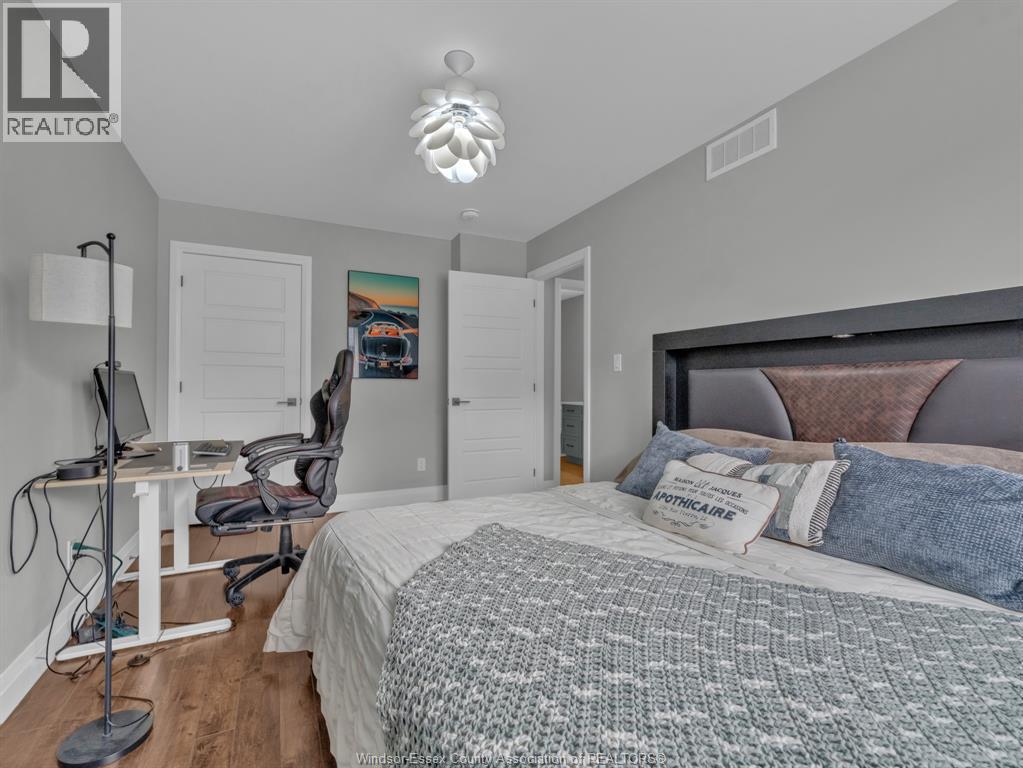 257 ROBINSON AVENUE - Image 25
