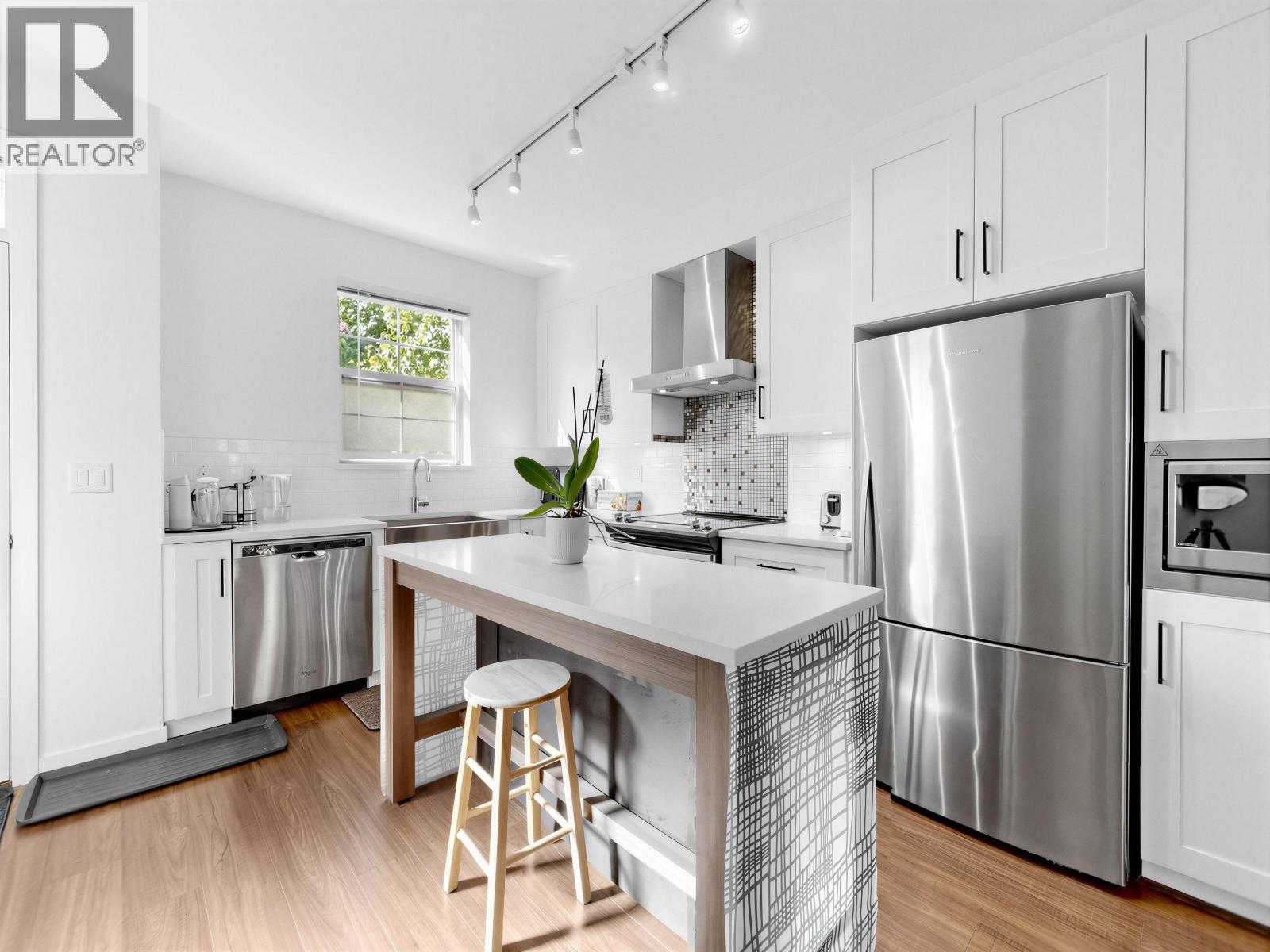 21 433 SEYMOUR RIVER PLACE, North Vancouver