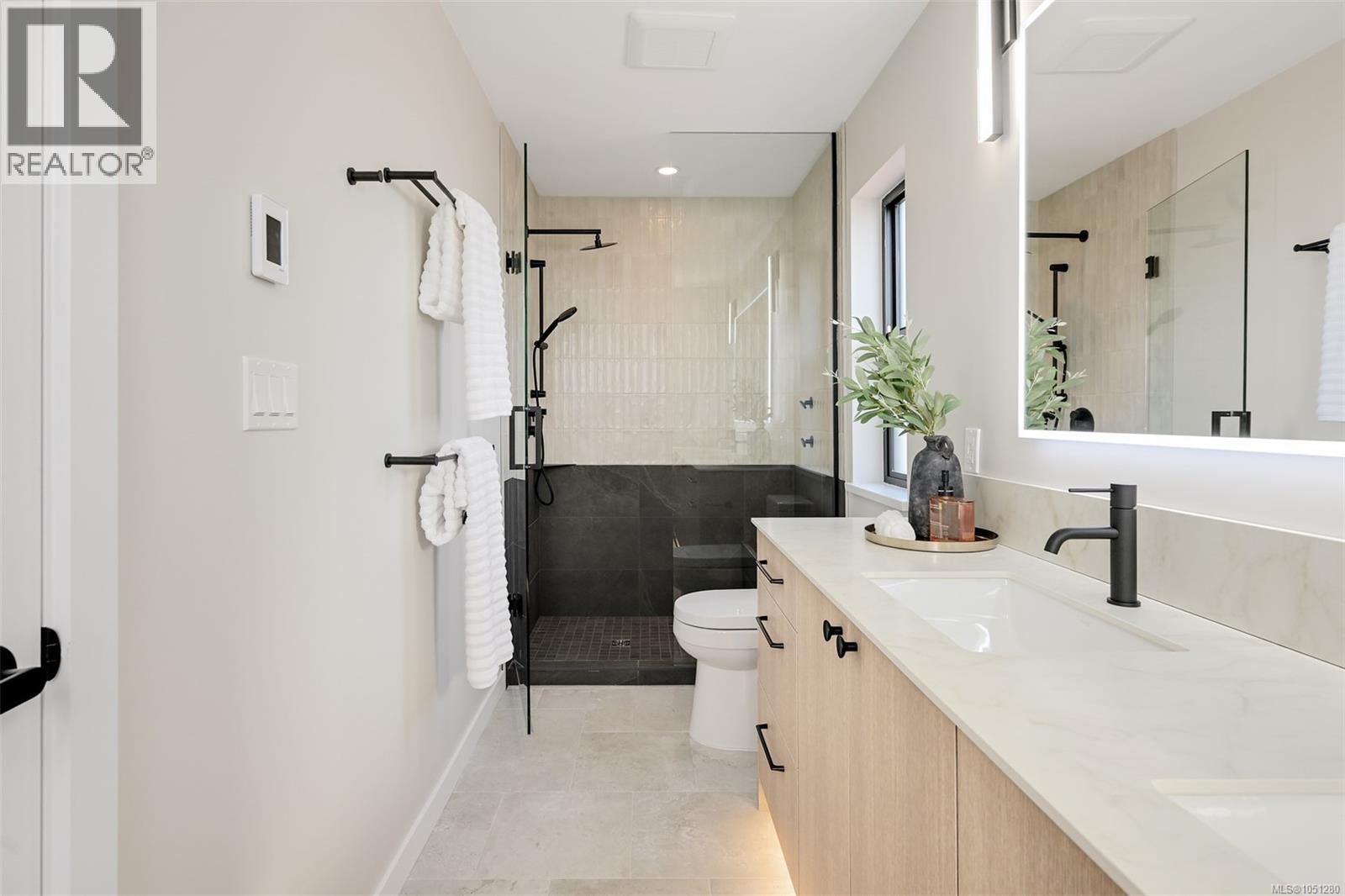 #3 2100 Allenby St - Image 33