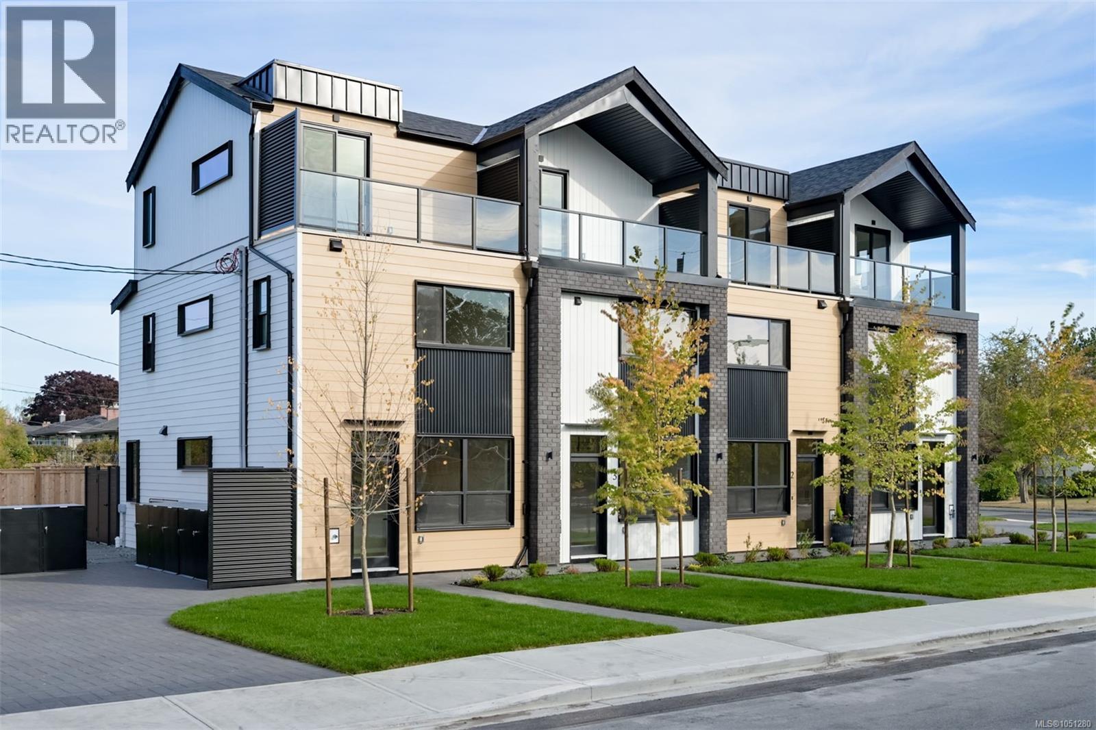 #3 2100 Allenby St - 58