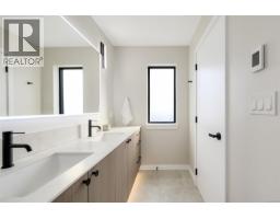 3 2100 Allenby St, Oak Bay, BC V8R3C3 Photo 35