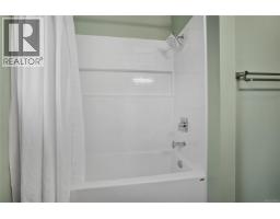 2539 Cedar Hill Rd, Victoria, BC V8T3G8 Photo 14