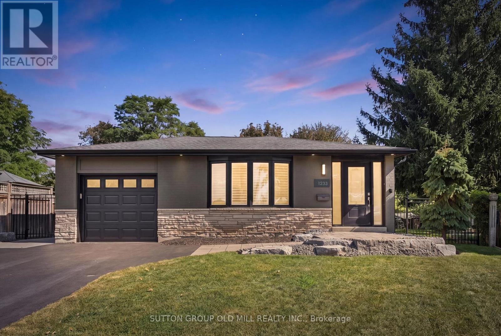 1233 MICHAEL CRESCENT - 1