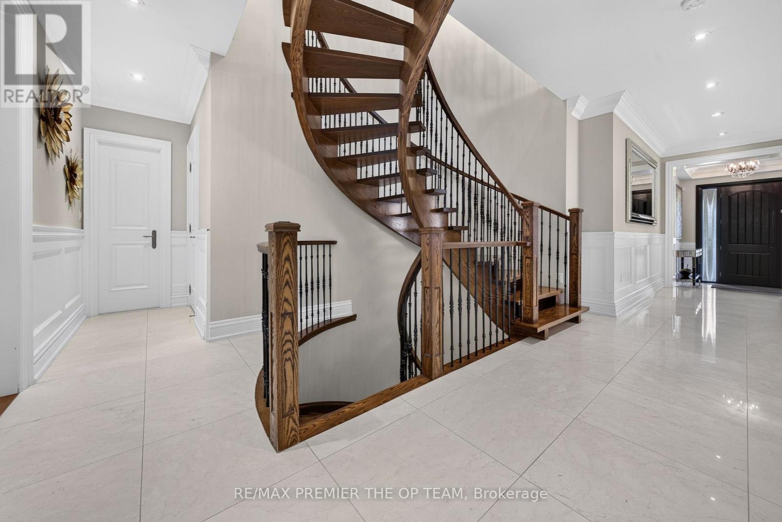 38 GENTLE FOX DRIVE - 21