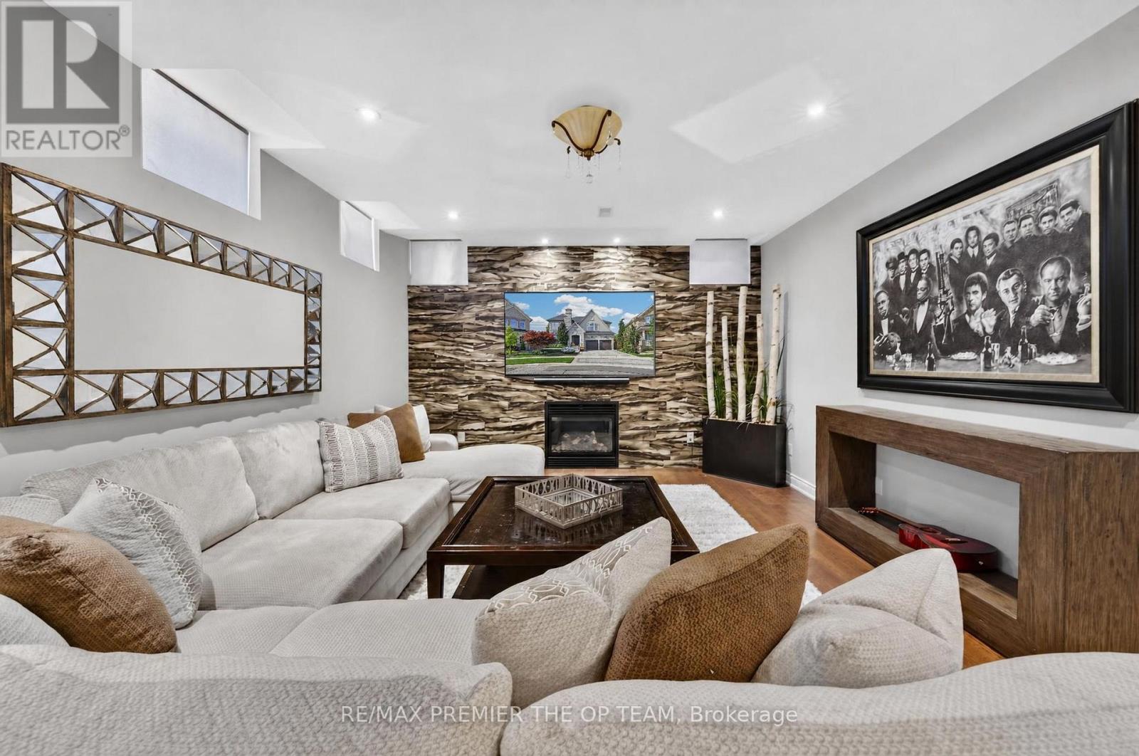 38 GENTLE FOX DRIVE - 25