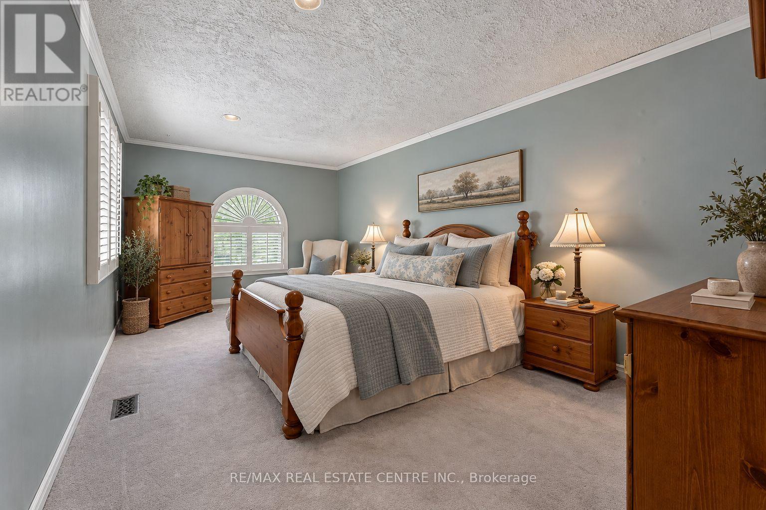 26 JAMESON CRESCENT - 16