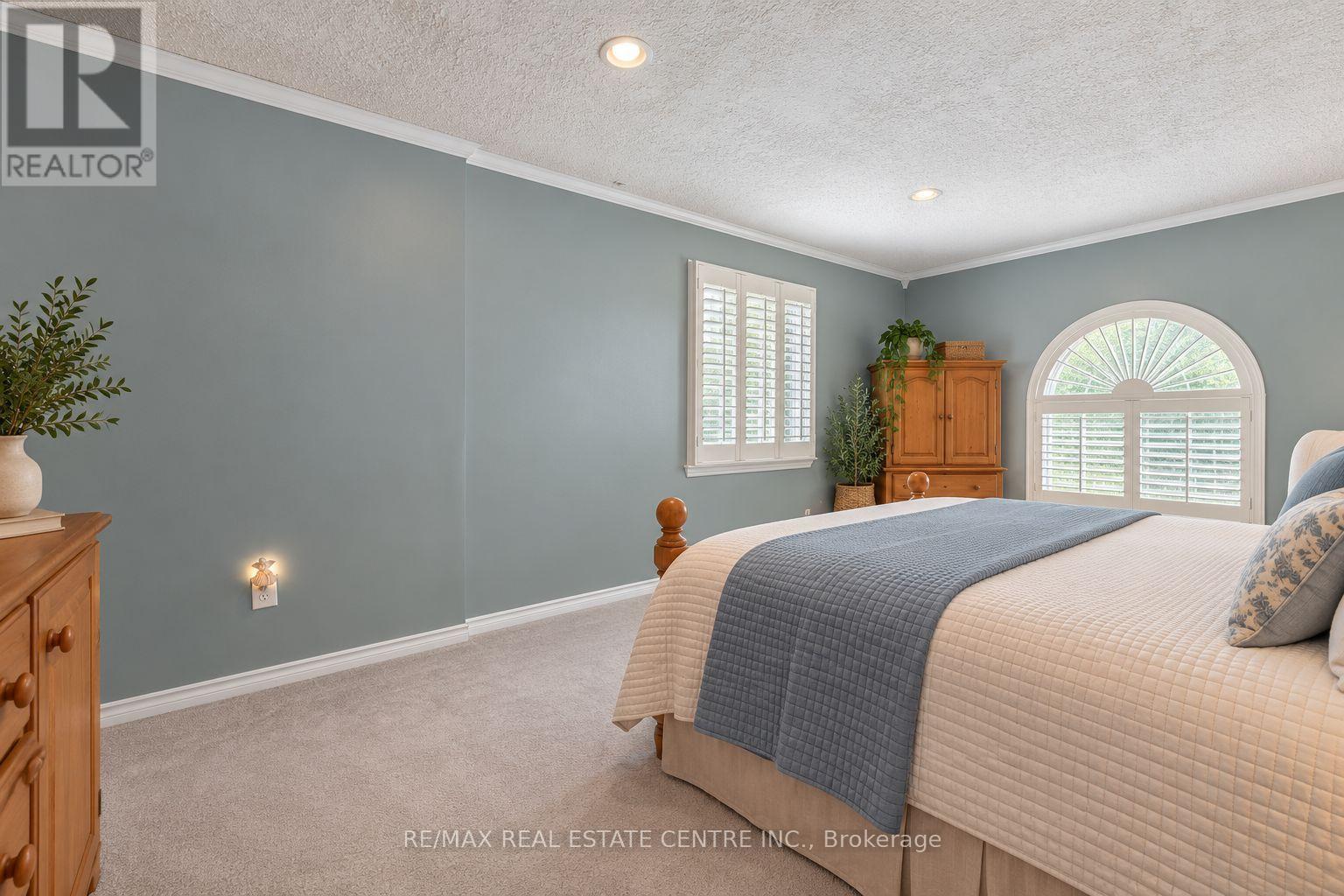 26 JAMESON CRESCENT - 17