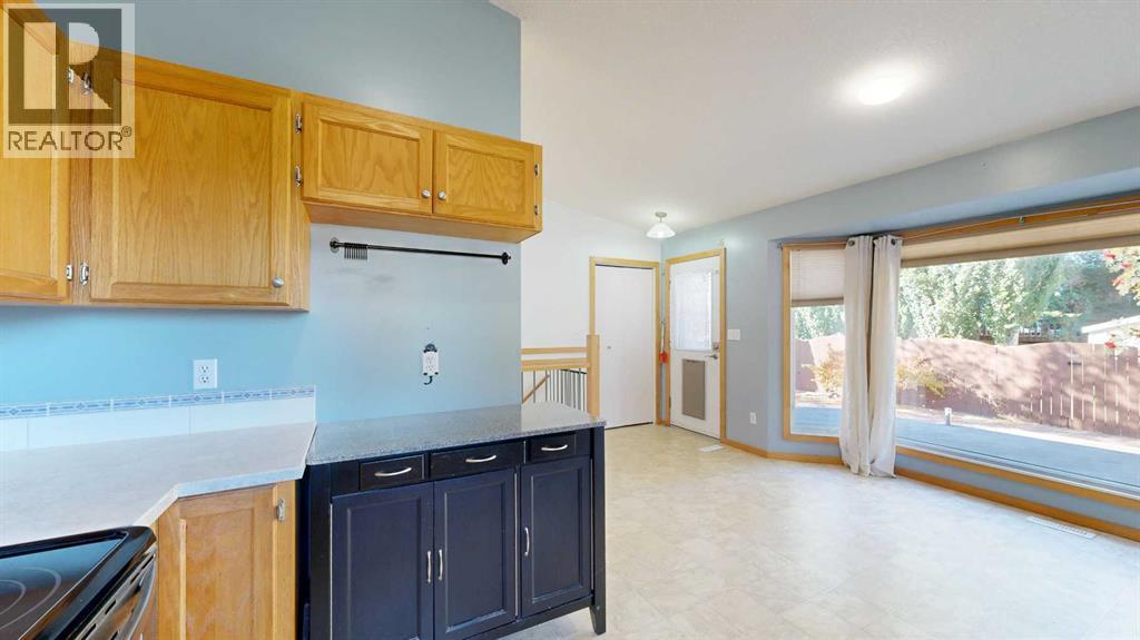 Listing photo – 3818 61A Street, Stettler
