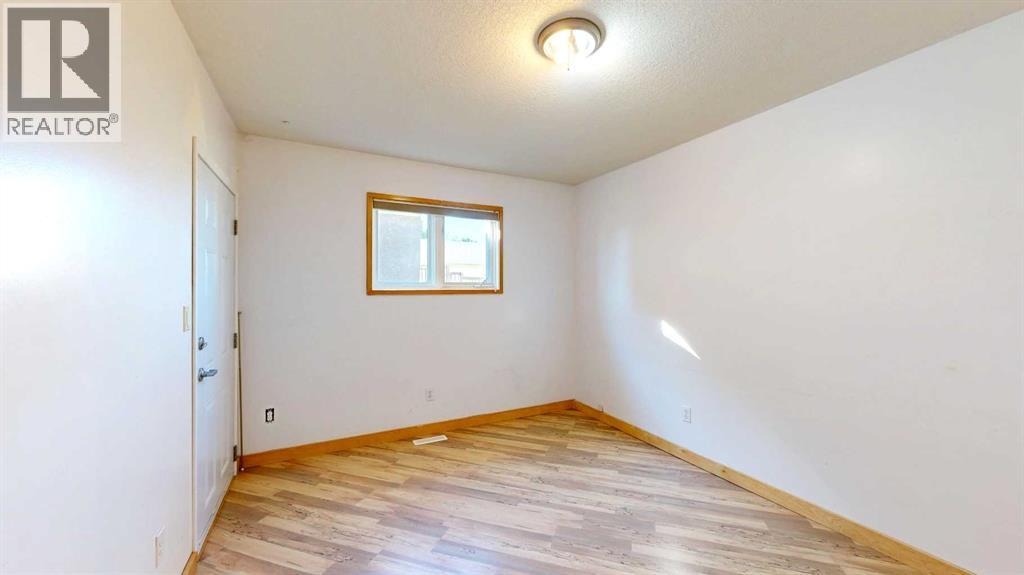 Listing photo – 3818 61A Street, Stettler