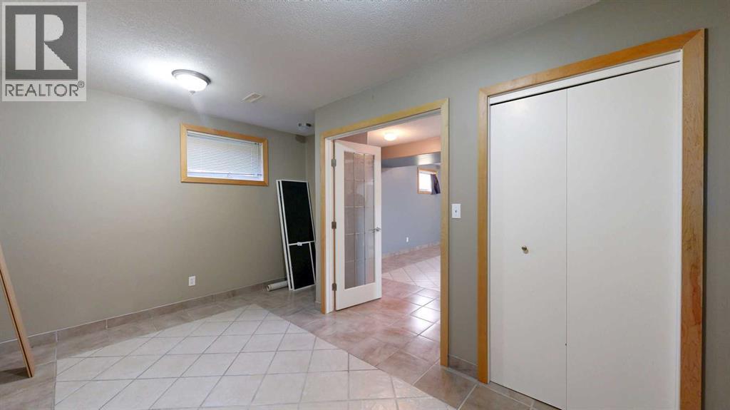 Listing photo – 3818 61A Street, Stettler