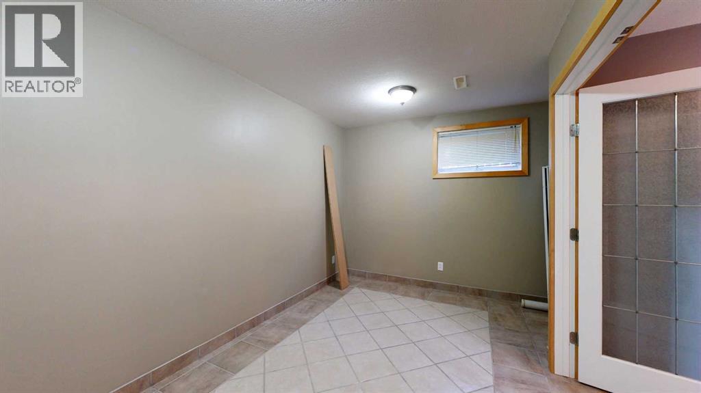 Listing photo – 3818 61A Street, Stettler