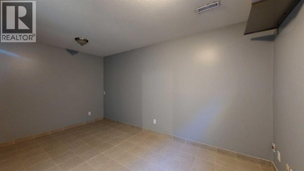 Listing photo – 3818 61A Street, Stettler