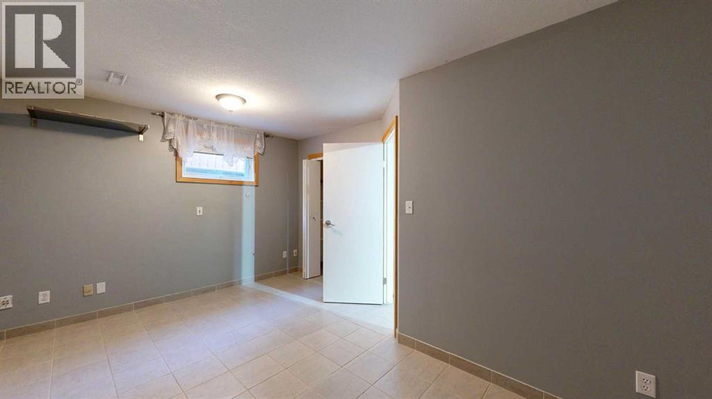 Listing photo – 3818 61A Street, Stettler