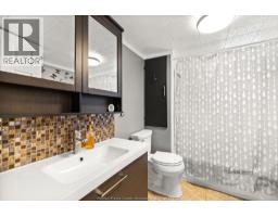 8 Spruce, Mcgregor, ON N0R1J0 Photo 11