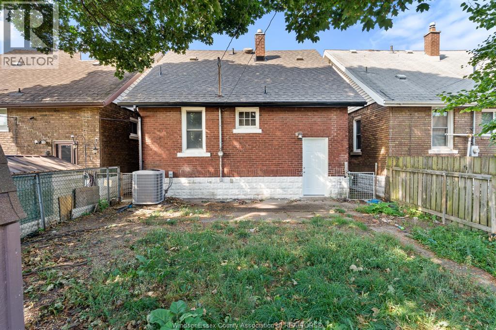 2284 Fraser AVENUE - 44