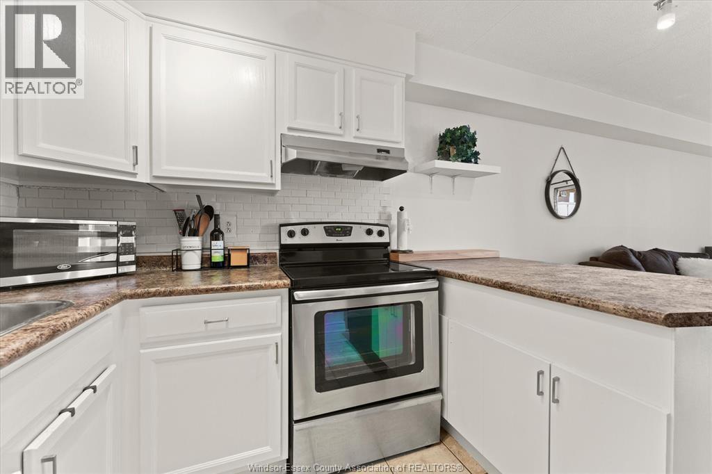 #1003 150 PARK STREET West - 12