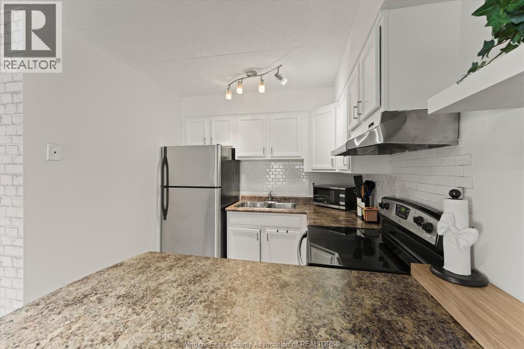 #1003 150 PARK STREET West - 15
