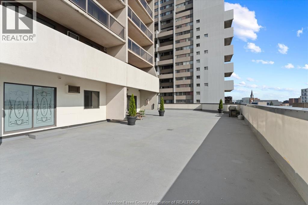 #1003 150 PARK STREET West - 31