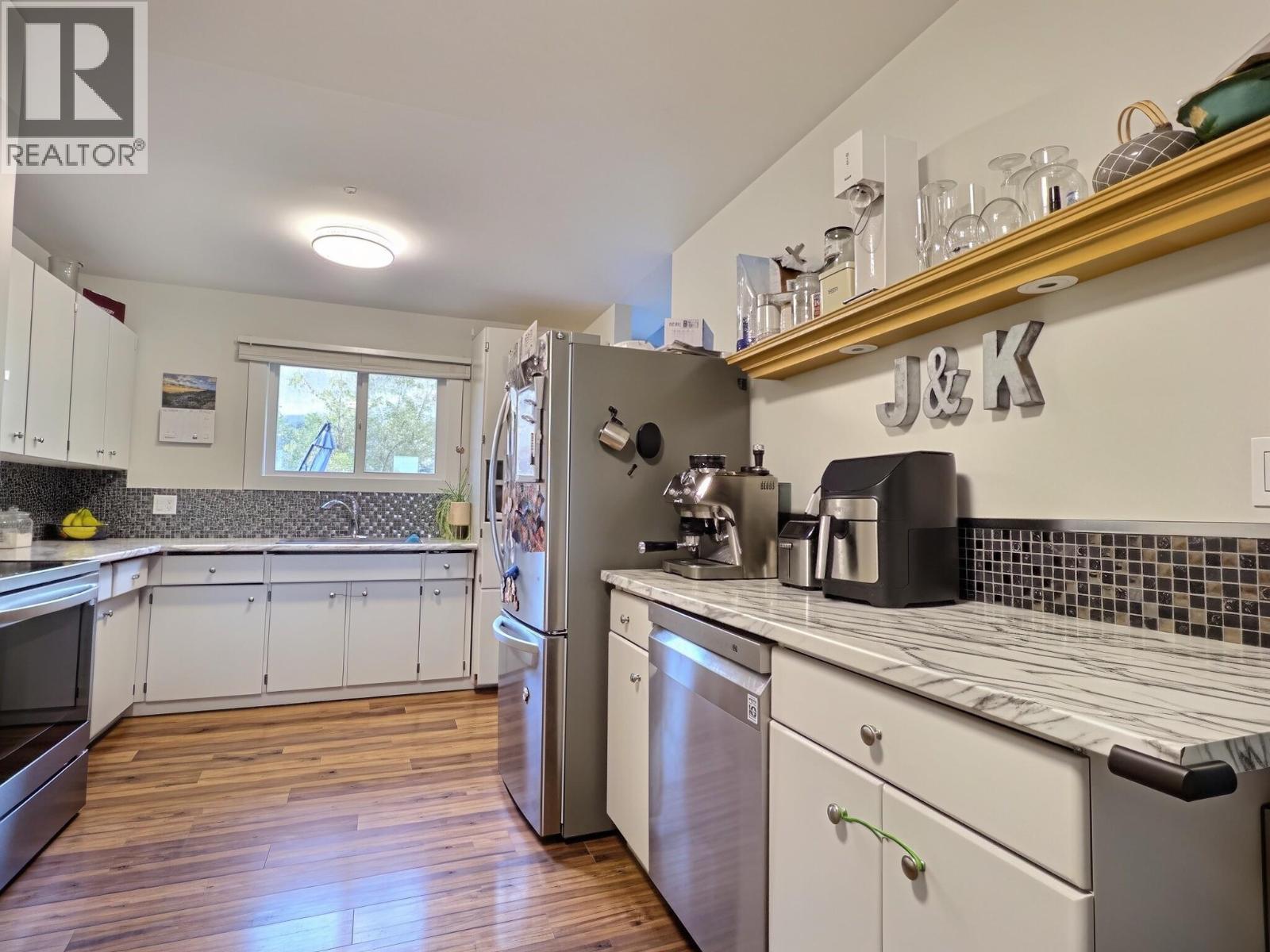 871 MCQUEEN Drive - Image 7
