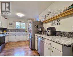 Kitchen - 871 Mcqueen Drive, Kamloops, BC V2B7X8 Photo 7