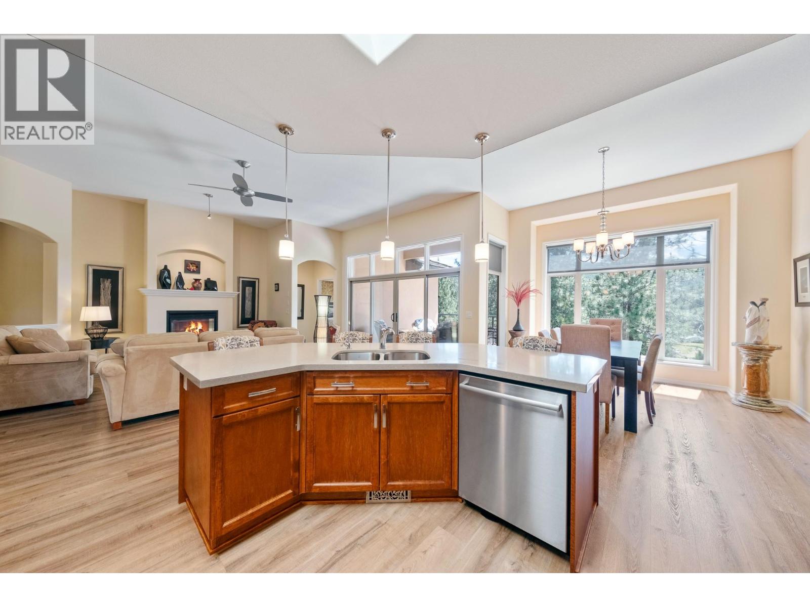 #16 4100 Gallaghers Parkland Drive - 19