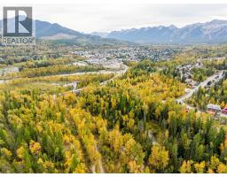200 Canyon Trail, Fernie, BC V0B1M5 Photo 12