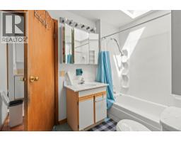 345 Poplar Point Drive, Kelowna, BC V1Y1Y2 Photo 15