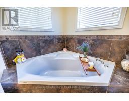 329 Challenger Court, Clarington, ON L1B1K4 Photo 28