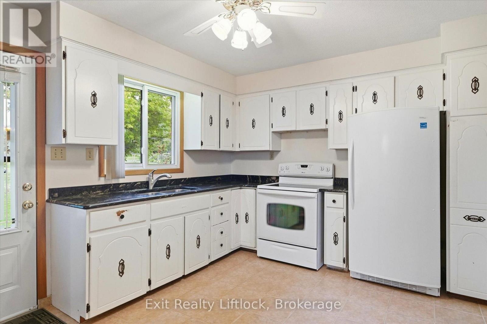 842 CHEMONGVIEW DRIVE - 14