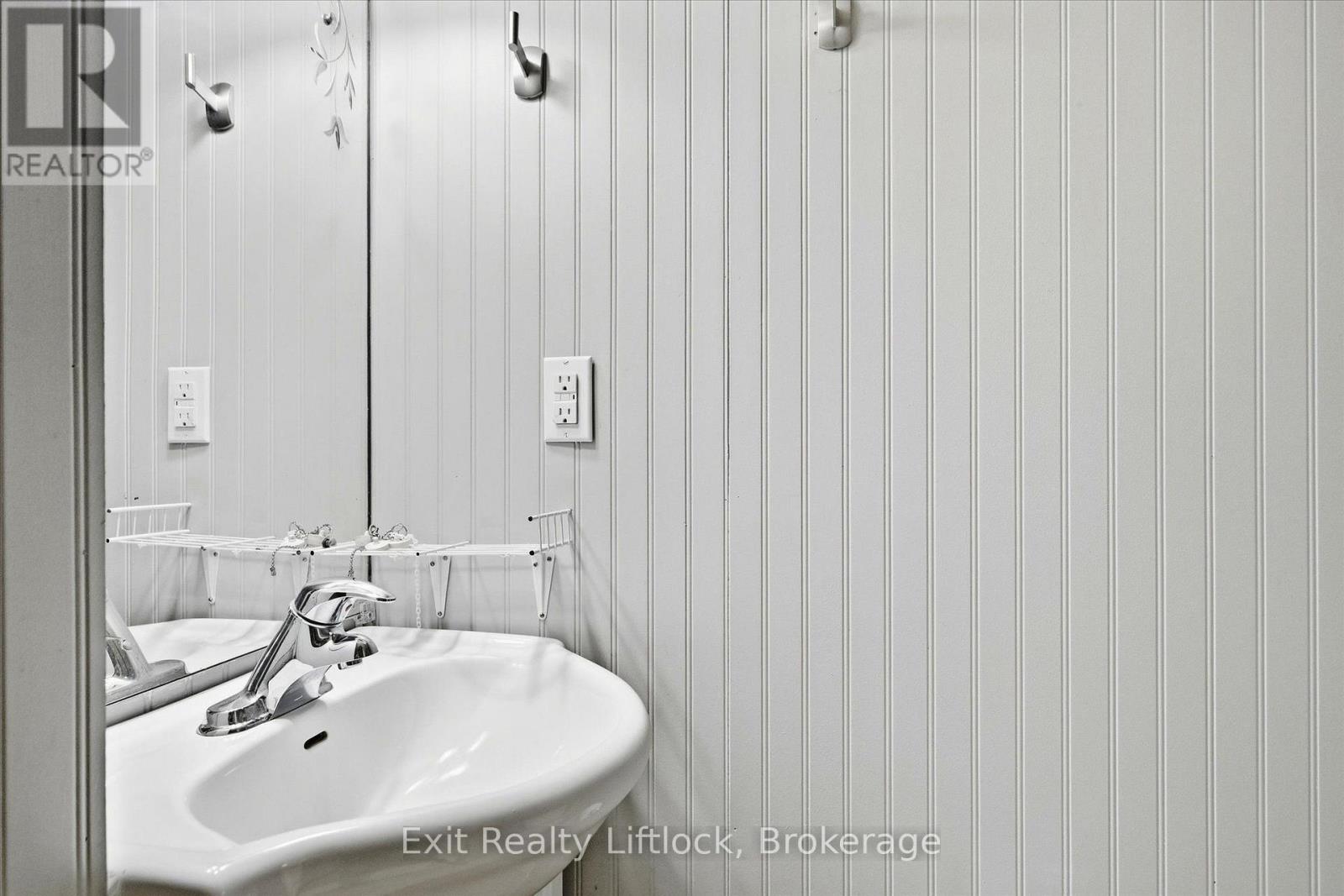 842 CHEMONGVIEW DRIVE - Image 31