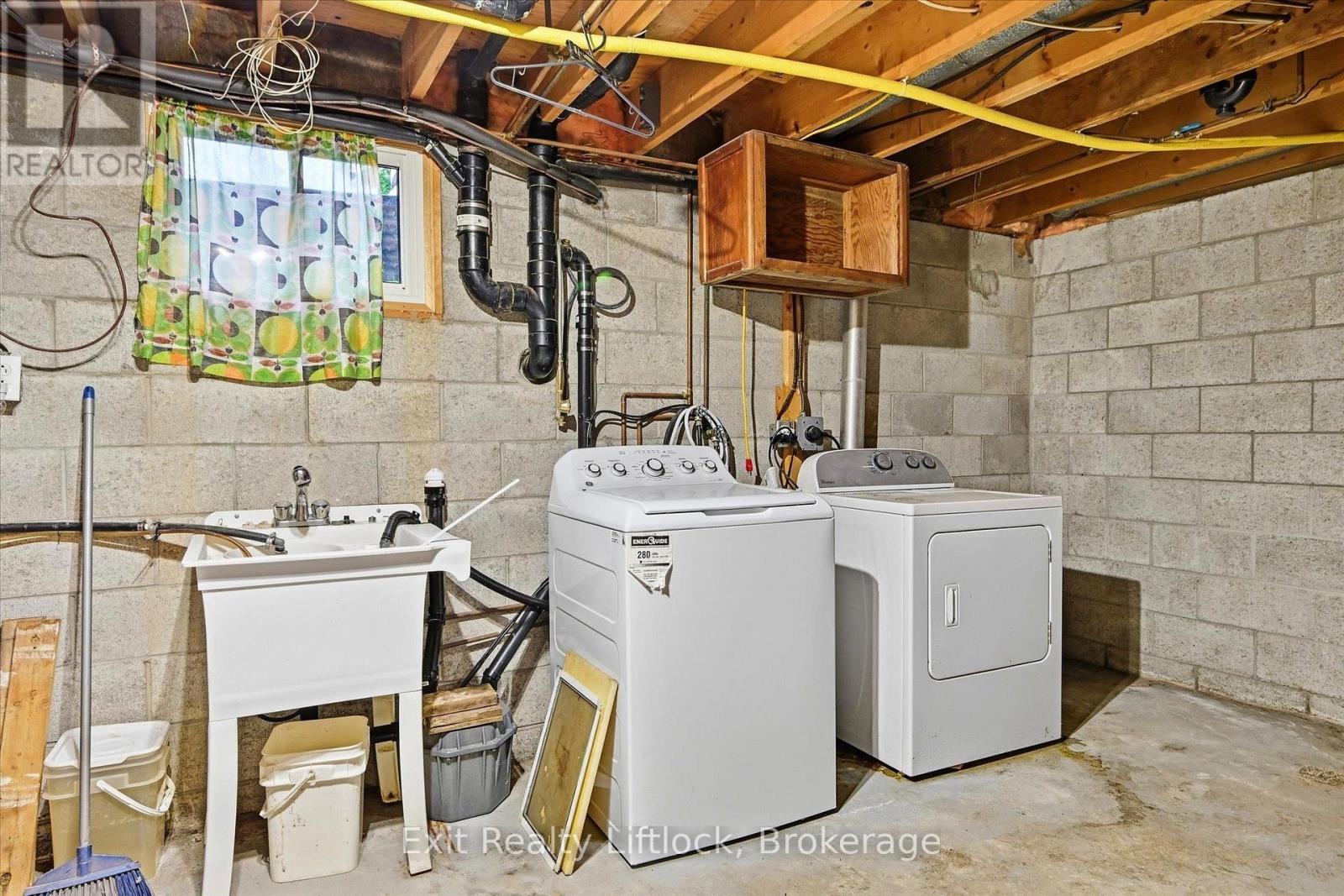 842 CHEMONGVIEW DRIVE - Image 32