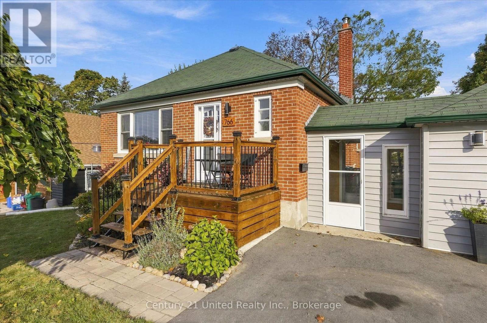 766 DEVON AVENUE - 3