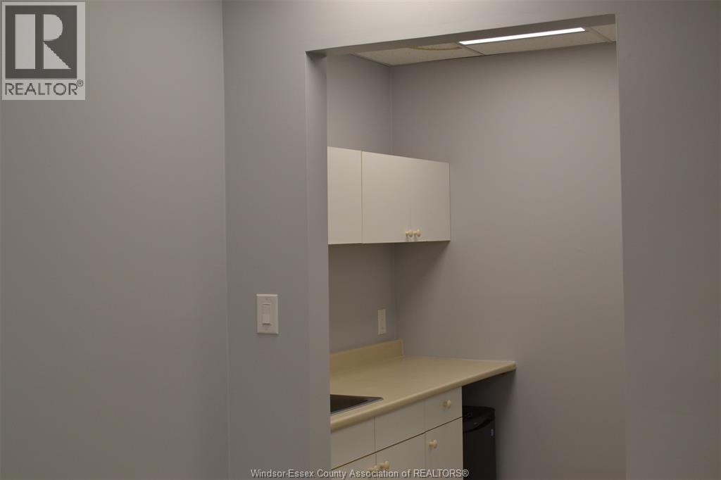 300 Eugenie Street East — photo 4