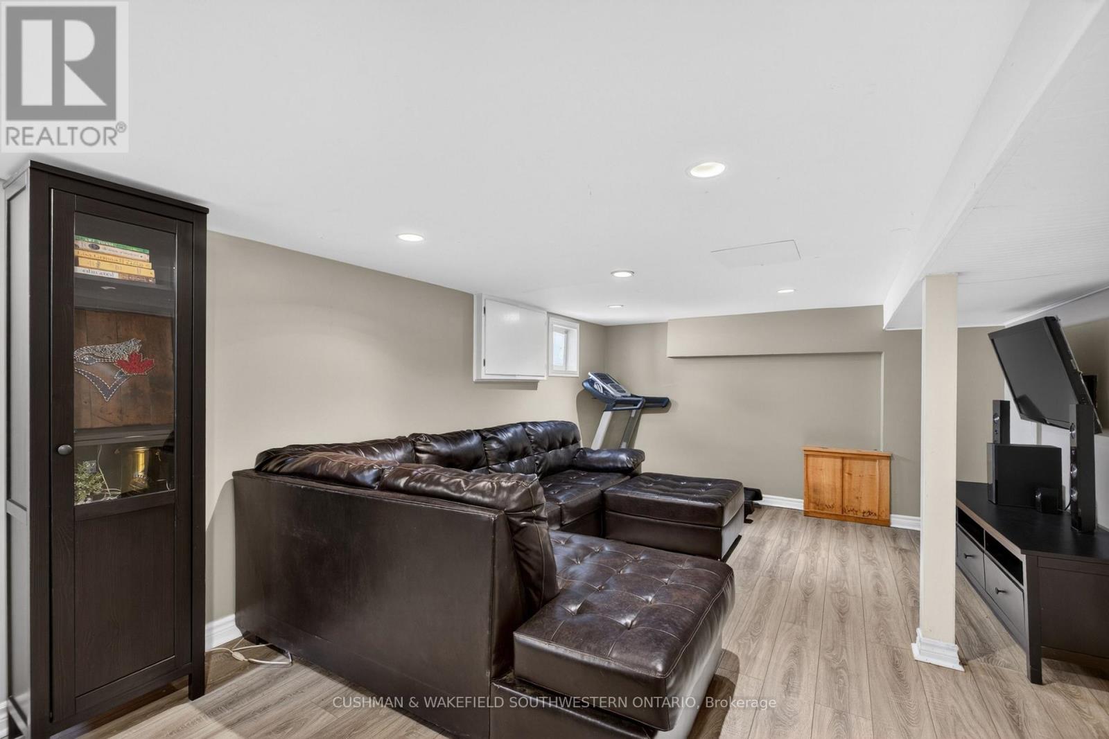 56 THOMAS JANES DRIVE - 16