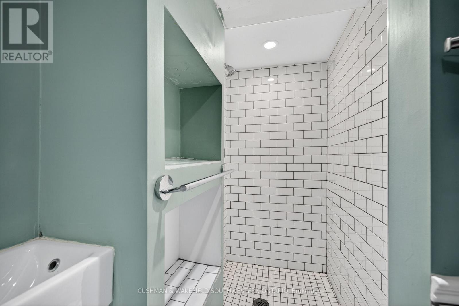 56 THOMAS JANES DRIVE - 18