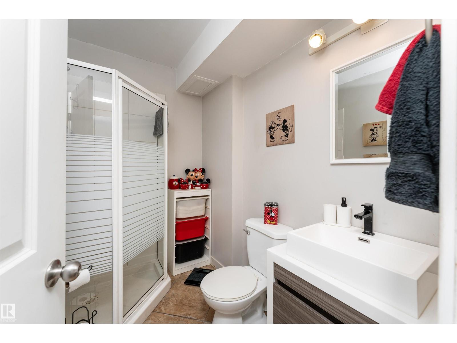 6007 37 AV NW - 24