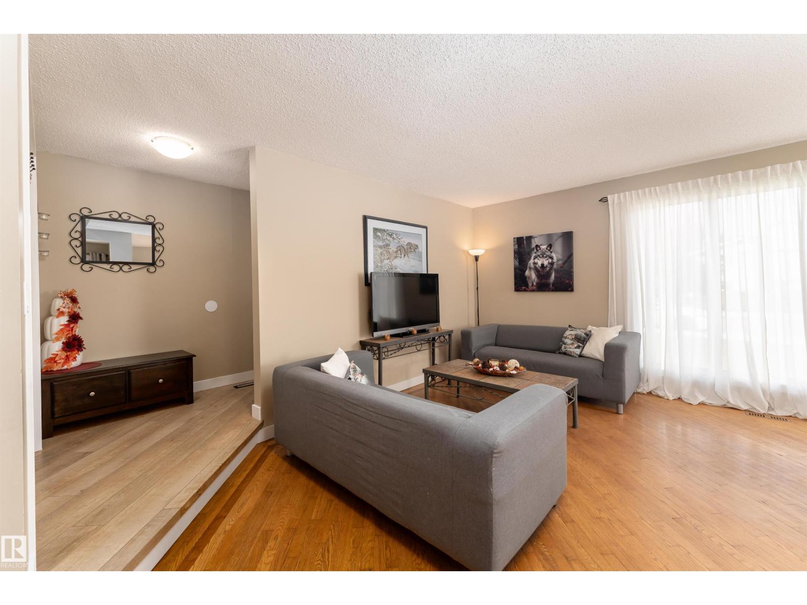 6007 37 AV NW - 3